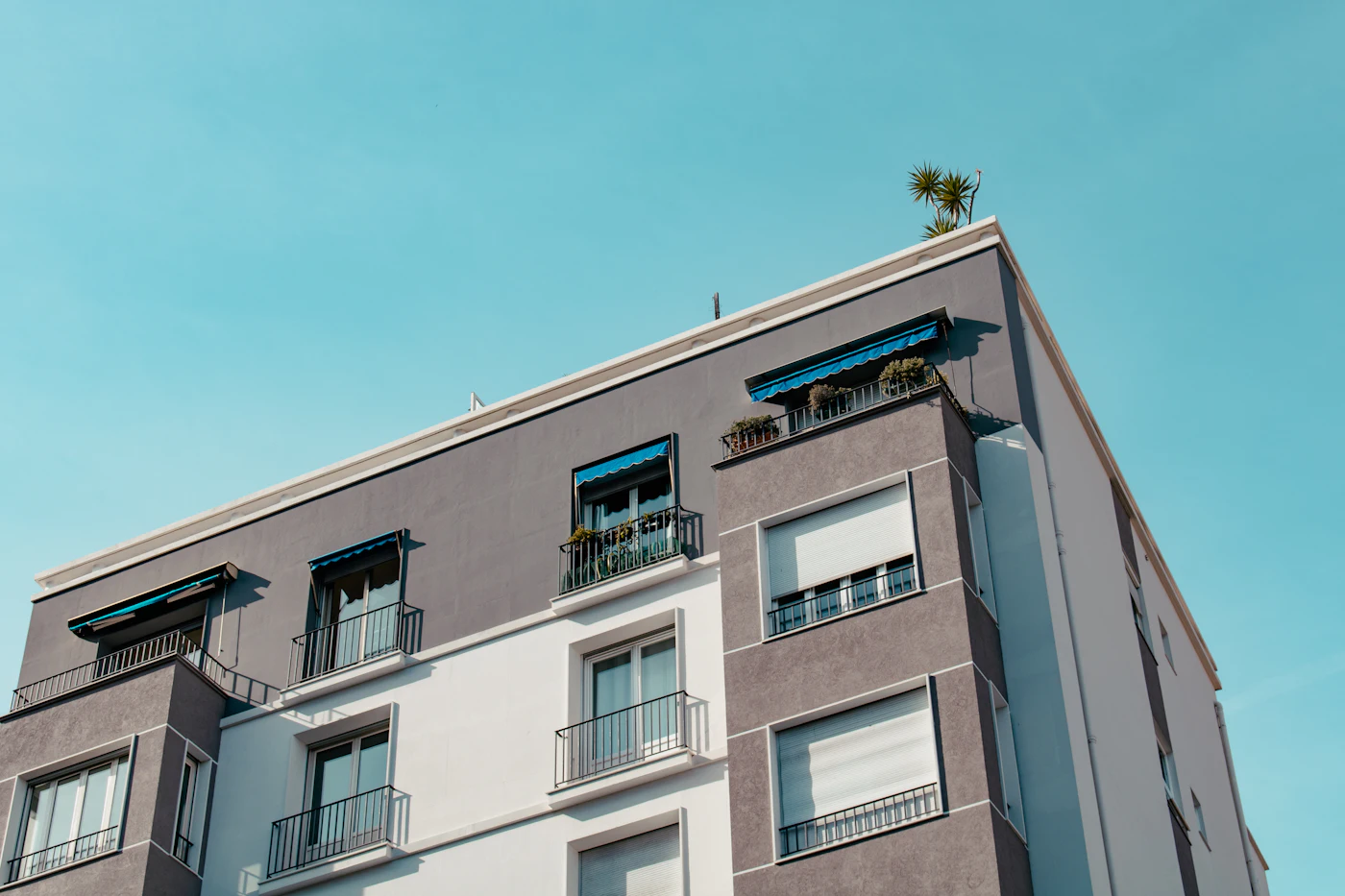 Façade et balcons de l'immeuble